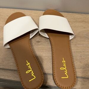 Lulus Flats
